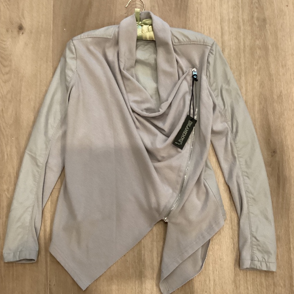NWT BLANK NYC FAUX LEATHER SLEEVE AND FABRIC SWING ASYMMETRICAL JACKET SIZE S